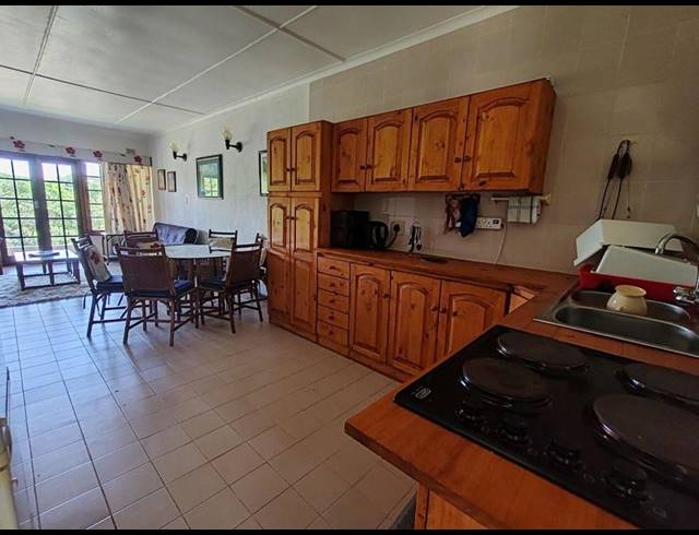 2 BEDROOM APARTMENT FOR SALE IN RENNIES BEACH
